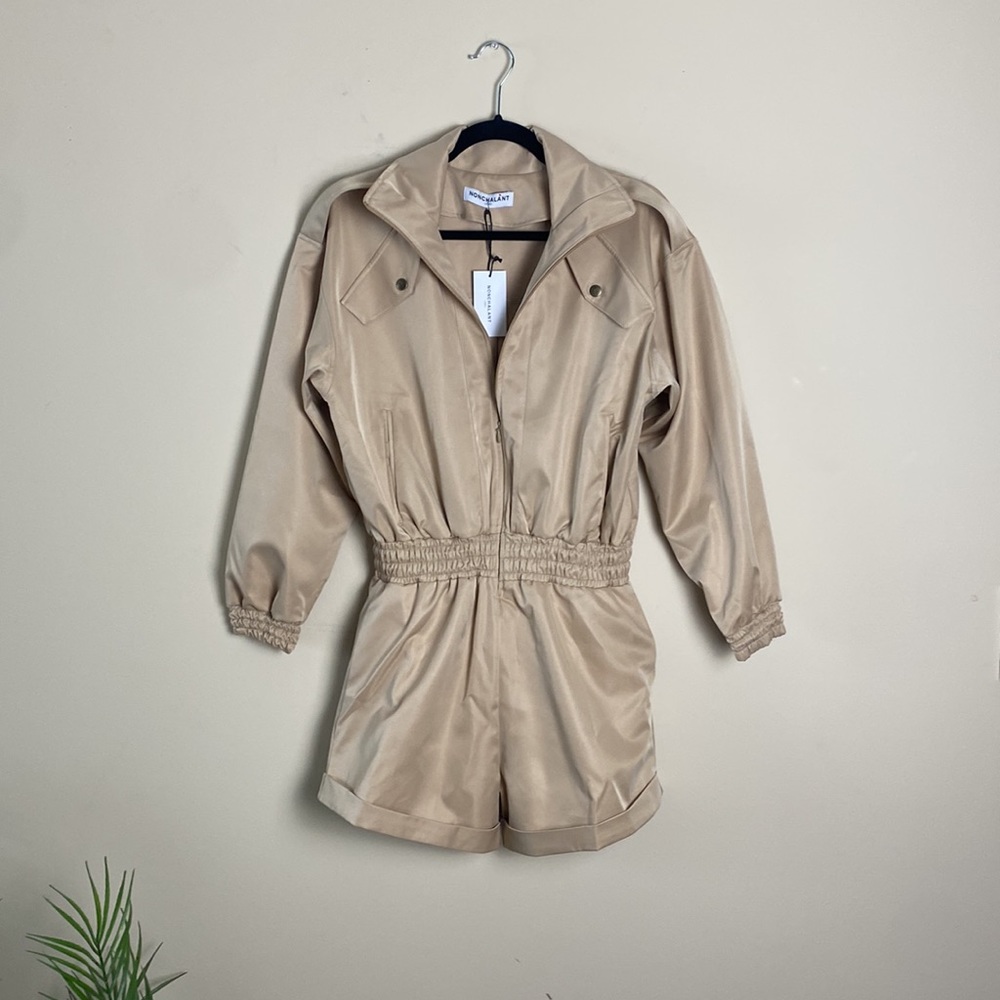 61. NEW! NONchalant Revolve Tan Jaci Romper Zip Up Satin Jumpsuit size Small - Picture 3 of 9